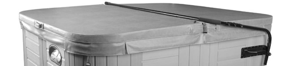  Hot tub cover with lifter